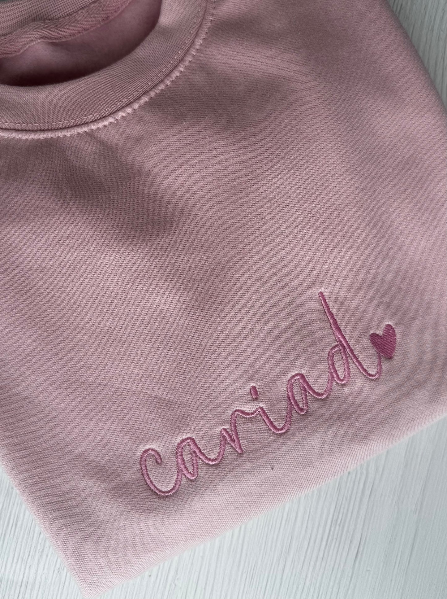 Siwmper ‘CARIAD'