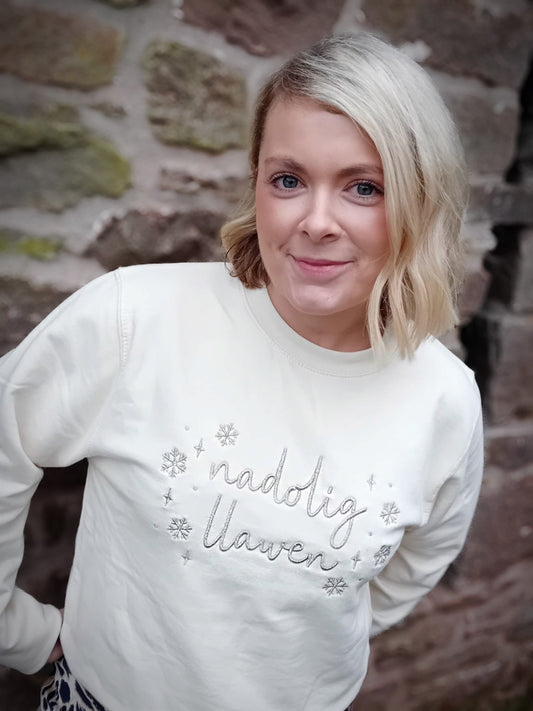 Siwmper 'Nadolig Llawen' Plu Eira (OEDOLYN)